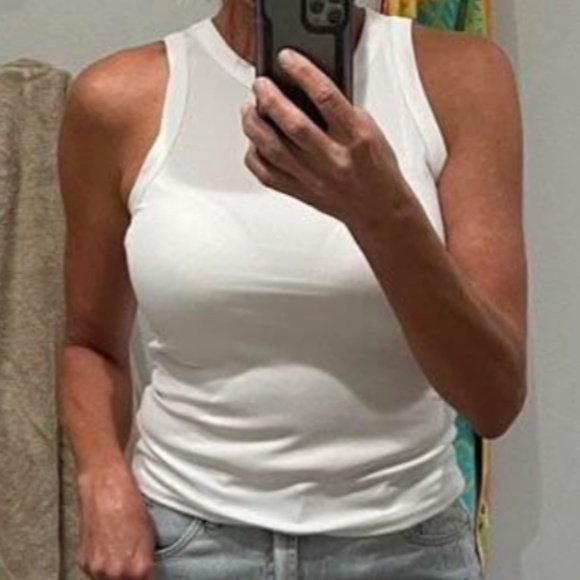 06 Ribbed Round Neck Fitted Tank Top - Picture 12 of 13